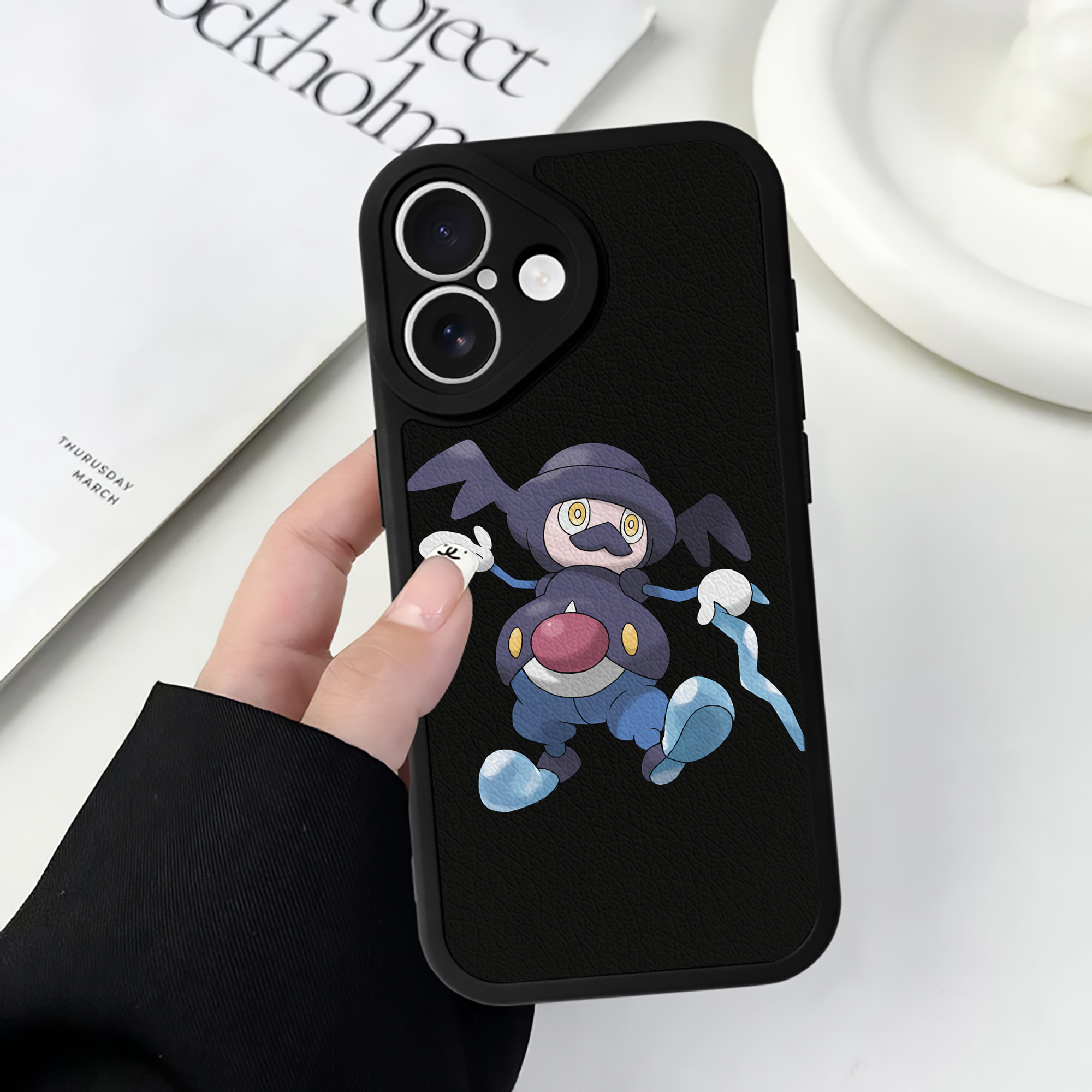 （画像用） ポケットモンスター Pokémon 【iPhone 16シリーズ対応】シリコンスマホケース（レザー調） 材質：シリコン